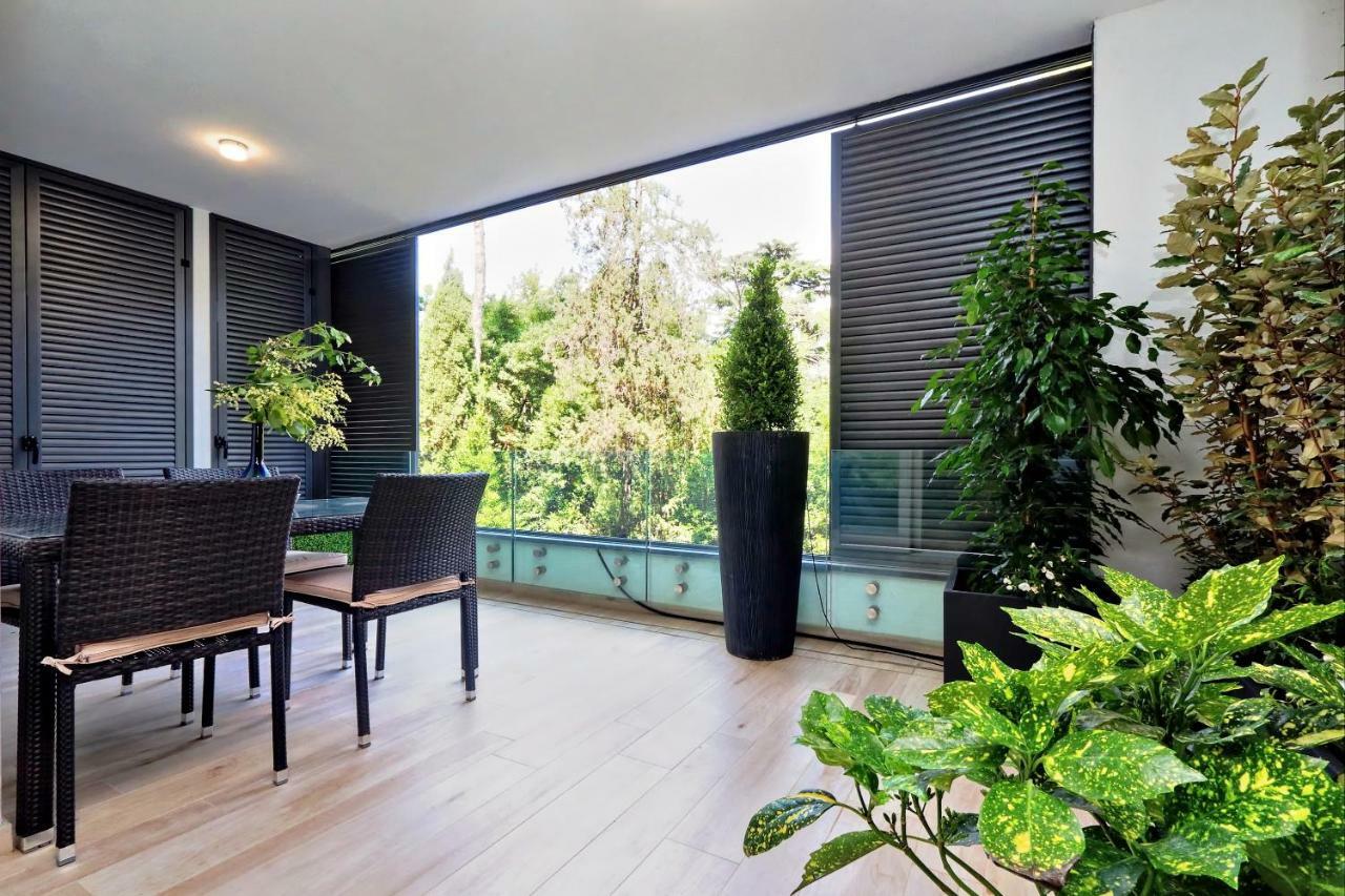 Green Terraced Apartment. 3 Stops From Colosseum Exterior photo